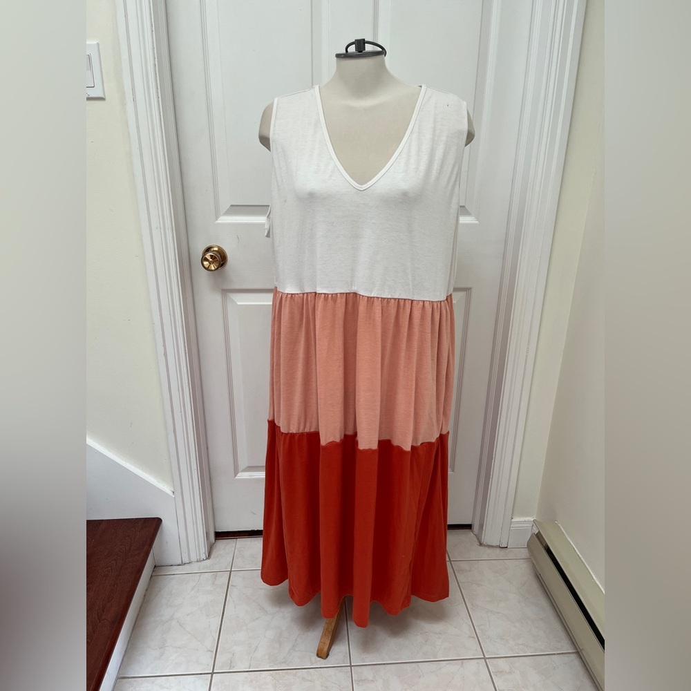Bloomchic dress white pink and orange tone with lots of stretch size 22-24